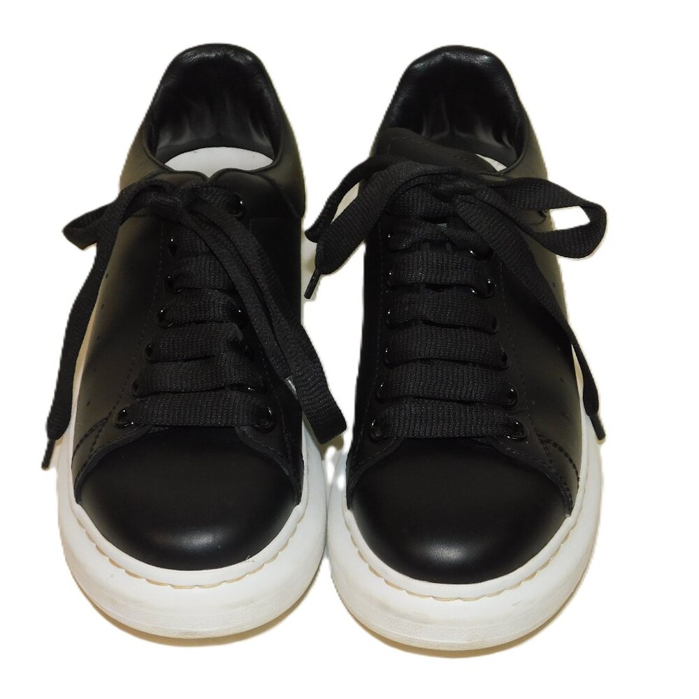 Alexander McQueen Women's Oversized Sneaker in Black Size 37 US Size 6 Leather - Picture 2 of 13